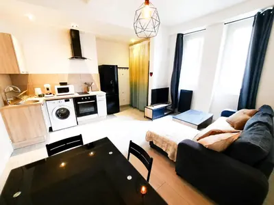 Cuisine ou kitchenette dans l'établissement Le Buffon - Apt 2 Personnes, 1 ch, Centre ville