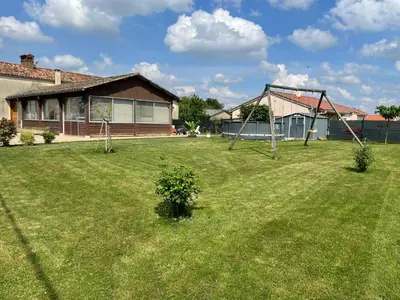 Jardin de l'établissement La Cabane