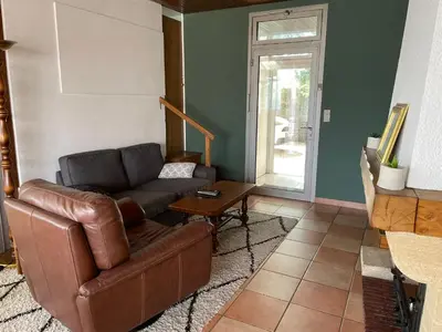 Coin salon dans l'établissement La Cabane