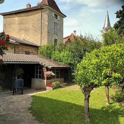 Jardin de l'établissement Maison de village au calme 4 chambres