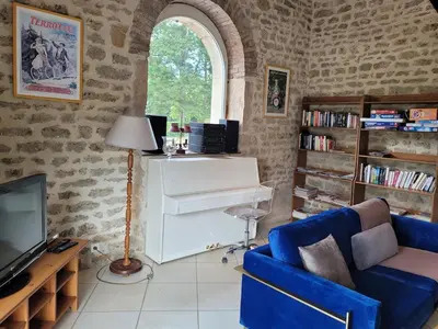 Bibliothèque dans la maison de vacances