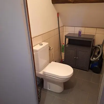 Salle de bains dans l'établissement Sous un charmant toit