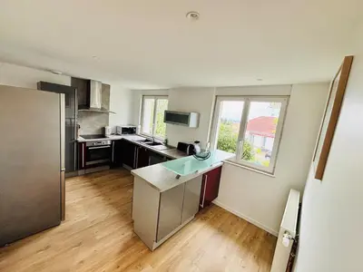 Cuisine ou kitchenette dans l'établissement La maison du Mont - 8 couchages