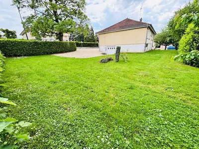 Jardin de l'établissement La maison du Mont - 8 couchages