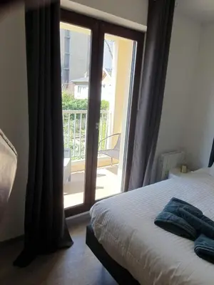 Un ou plusieurs lits dans un hébergement de l'établissement Le 28 C chouette - Spacieux - Box privé - Ascenseur - Centre