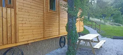 Jardin de l'établissement Les Roulottes des Bois d'Ormes