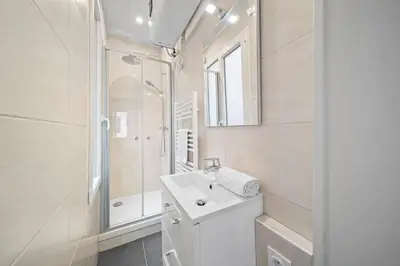 Salle de bains dans l'établissement Confort & Calme - Appartement Centre Historique - Tout équipé