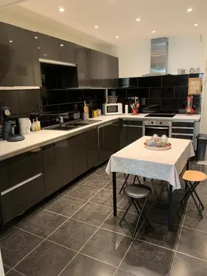 Cuisine ou kitchenette dans l'établissement La Motte Forte