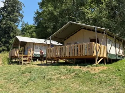 Jardin de l'établissement Camping le Faulion