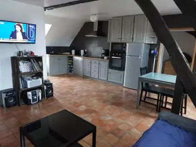 Cuisine ou kitchenette dans l'établissement Logement centre Quarré les Tombes