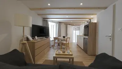 Cuisine ou kitchenette dans l'établissement L'Abeille Du Moulin