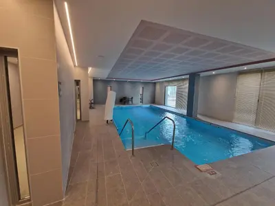 Piscine de l'établissement DOMITYS - Les Cristaux ou située à proximité