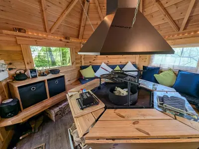 Cuisine ou kitchenette dans l'établissement Séjour insolite en bord de Saône à Mantoche - FR-1-583-390
