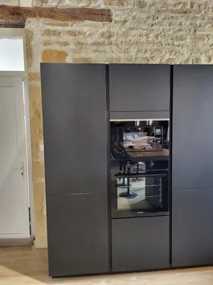 Cuisine ou kitchenette dans l'établissement Le Chardonnay