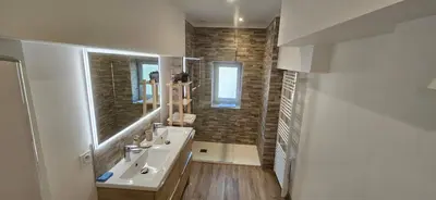 Salle de bains dans l'établissement L'appart des vignes