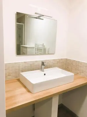 Salle de bains dans l'établissement Appartement au Cœur de Poligny