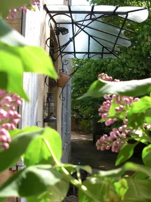 Jardin de l'établissement L'étape des Marcs d'Or