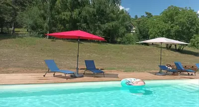 Piscine de l'établissement La terrasse du Colombier ou située à proximité