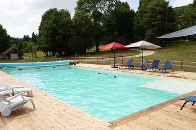 Piscine de l'établissement La terrasse du Colombier ou située à proximité