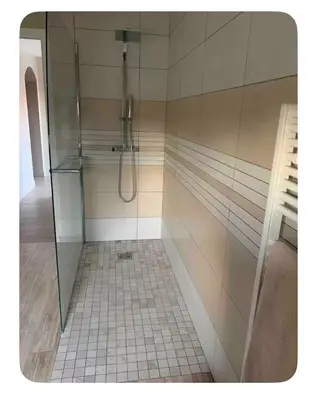Salle de bains dans l'établissement La maison du bonheur au cœur du Morvan