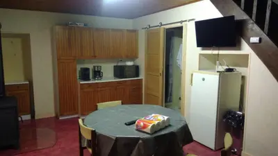 Cuisine ou kitchenette dans l'établissement F2 appartement de campagne