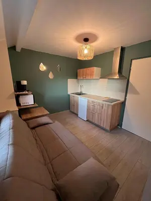 Cuisine ou kitchenette dans l'établissement Appartement indépendant