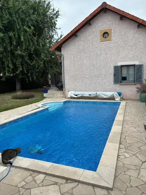 Piscine de l'établissement Le bureau ou située à proximité