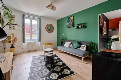 Coin salon dans l'établissement Le Jungle