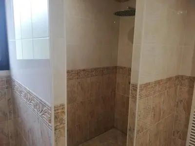 Salle de bains dans l'établissement Les Bugnardes