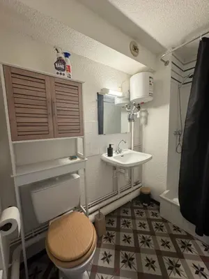 Salle de bains dans l'établissement Les Logis de Paray - app 124