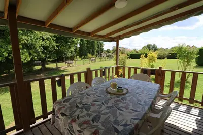 Jardin de l'établissement La Cabiotte - Gîte classé 3 étoiles