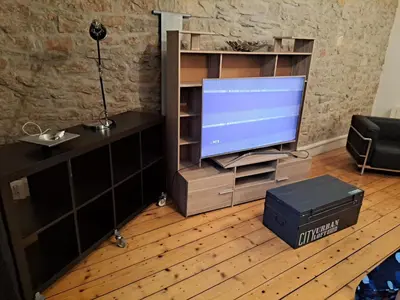 Télévision ou salle de divertissement dans l'établissement Lons centre studio 16 commerce