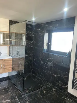 Salle de bains dans l'établissement Hébergement curgy