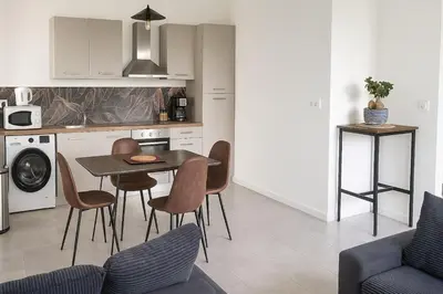 Cuisine ou kitchenette dans l'établissement Maison les berges du lac
