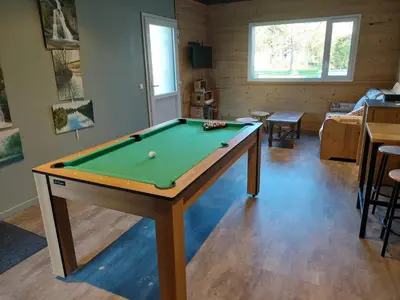 Billard dans l'établissement Ch d'Hôte LE BON ABRI JURA