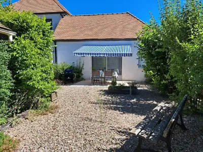 Jardin de l'établissement Gîte l'Orée du Château Beaune-Vignoles 3 étoiles