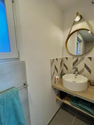 Salle de bains dans l'établissement Au cocon des promenades