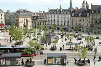 Clients de l'établissement Hôtel Dauphine - Dijon Centre Gare - Accès Autonome 24 heures sur 24 - Boîte à Clés & Gardien - Parking Public Dauphine