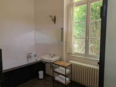 Plan de l'établissement La Lampisterie - Atelier ferroviaire aménagé en bordure de la Voie Verte
