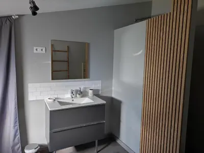 Salle de bains dans l'établissement Le Vallon de Paray