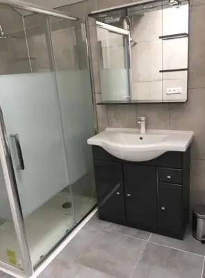 Salle de bains dans l'établissement Au Jardin secret, hyper centre, terrasse