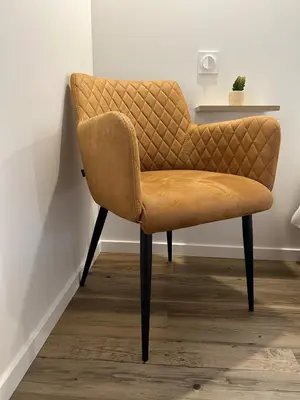 Coin salon dans l'établissement L Escapade Saint Laurent - Chalon sur Saône