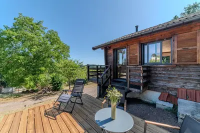 Balcon ou terrasse dans l'établissement Secret Chalet - Climatisé avec 2200 m² de terrain