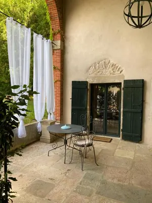 Terrasse ou espace extérieur de l'établissement La Folie, Tour à Aloxe Corton