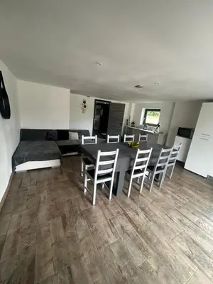 Cuisine ou kitchenette dans l'établissement Appartement confortable à Curgy avec terrasse 60 m²