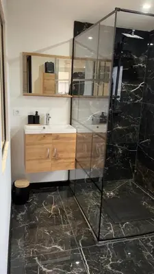 Cuisine ou kitchenette dans l'établissement Appartement confortable à Curgy avec terrasse 60 m²