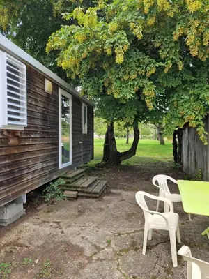 Jardin de l'établissement Le Bungalow