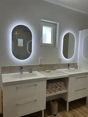 Salle de bains dans l'établissement Maison rénovée - Climatisée - Paray-le-Monial - Au bois clair