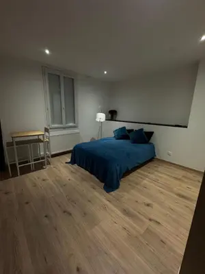 Un ou plusieurs lits dans un hébergement de l'établissement Comme à la maison - Chambre et salle de bain privée