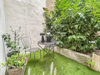 Jardin de l'établissement Appartement T2 Charmant en Centre-ville de Dijon